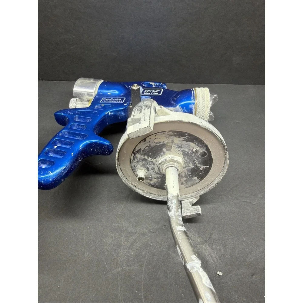 Versatile HV5500 Spray Gun Assembly - 1 qt. Capacity (PRE OWNED)